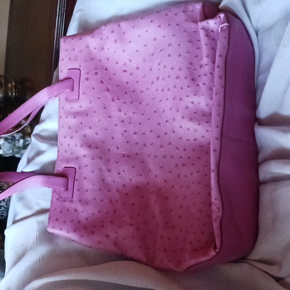 Signed Olsen leather tote bad.  Light rosy-pink, embossed ostrich print. - Picture 2 of 6